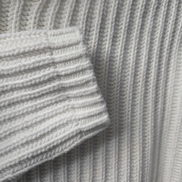 Gap Sweater - Picture 2 of 4